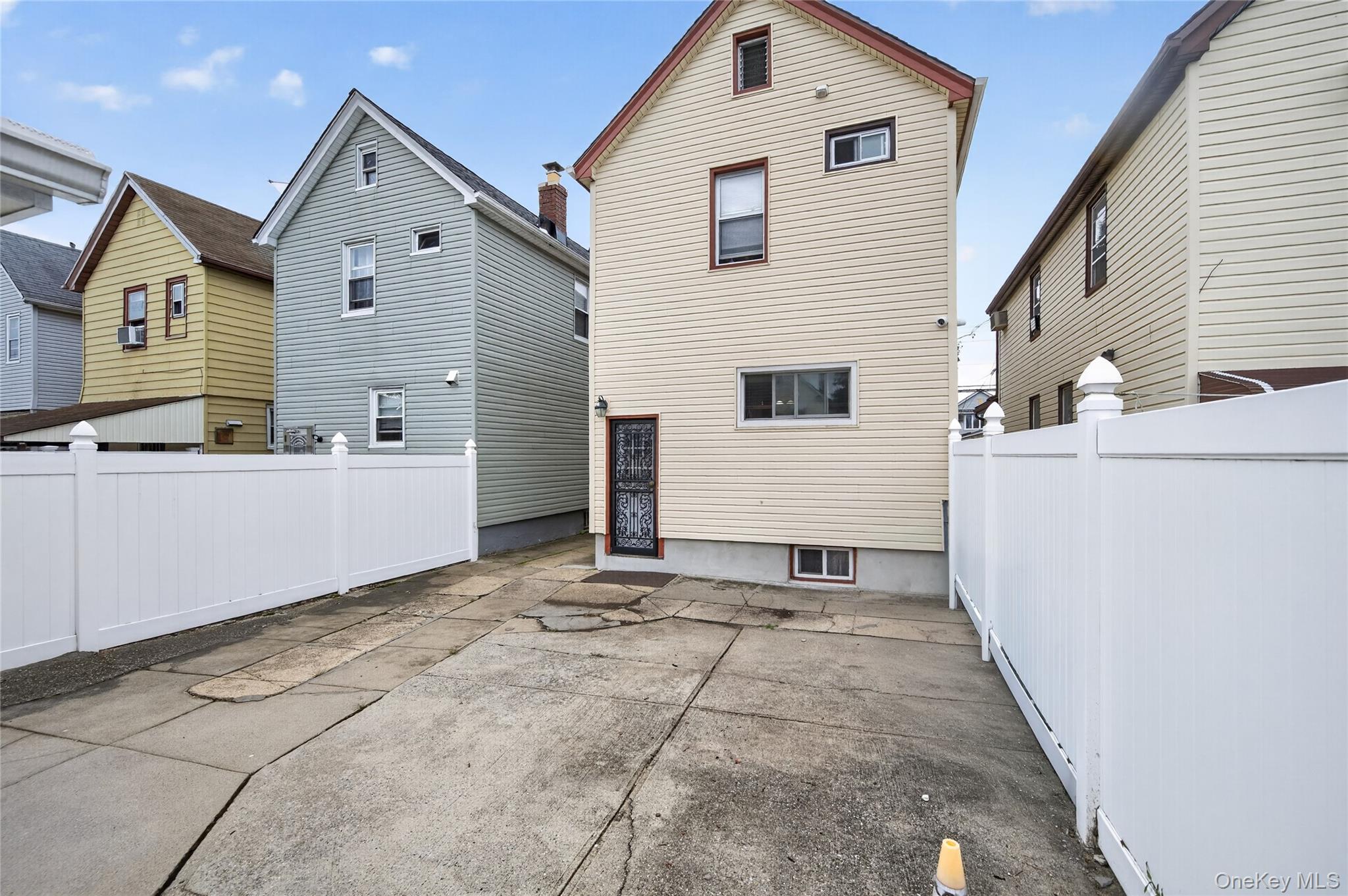  8985 219th Street, Queens Village, NY, 11427 - 物件實景