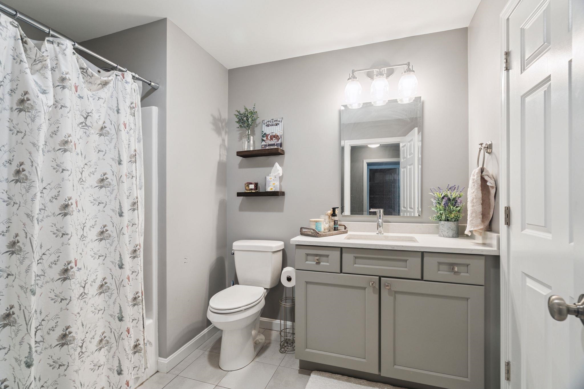 Manchester, New Hampshire, 03102, United States, 3 Bedrooms Bedrooms, ,2 BathroomsBathrooms,Residential,For Sale,1940953