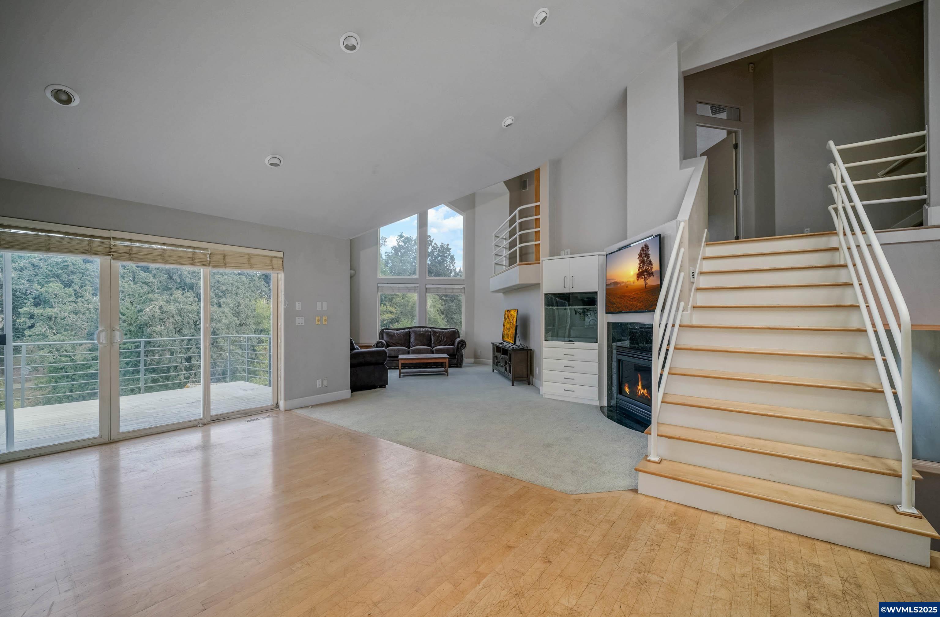 Salem, Oregon, 97306, United States, 6 Bedrooms Bedrooms, ,5 BathroomsBathrooms,Residential,For Sale,1911062