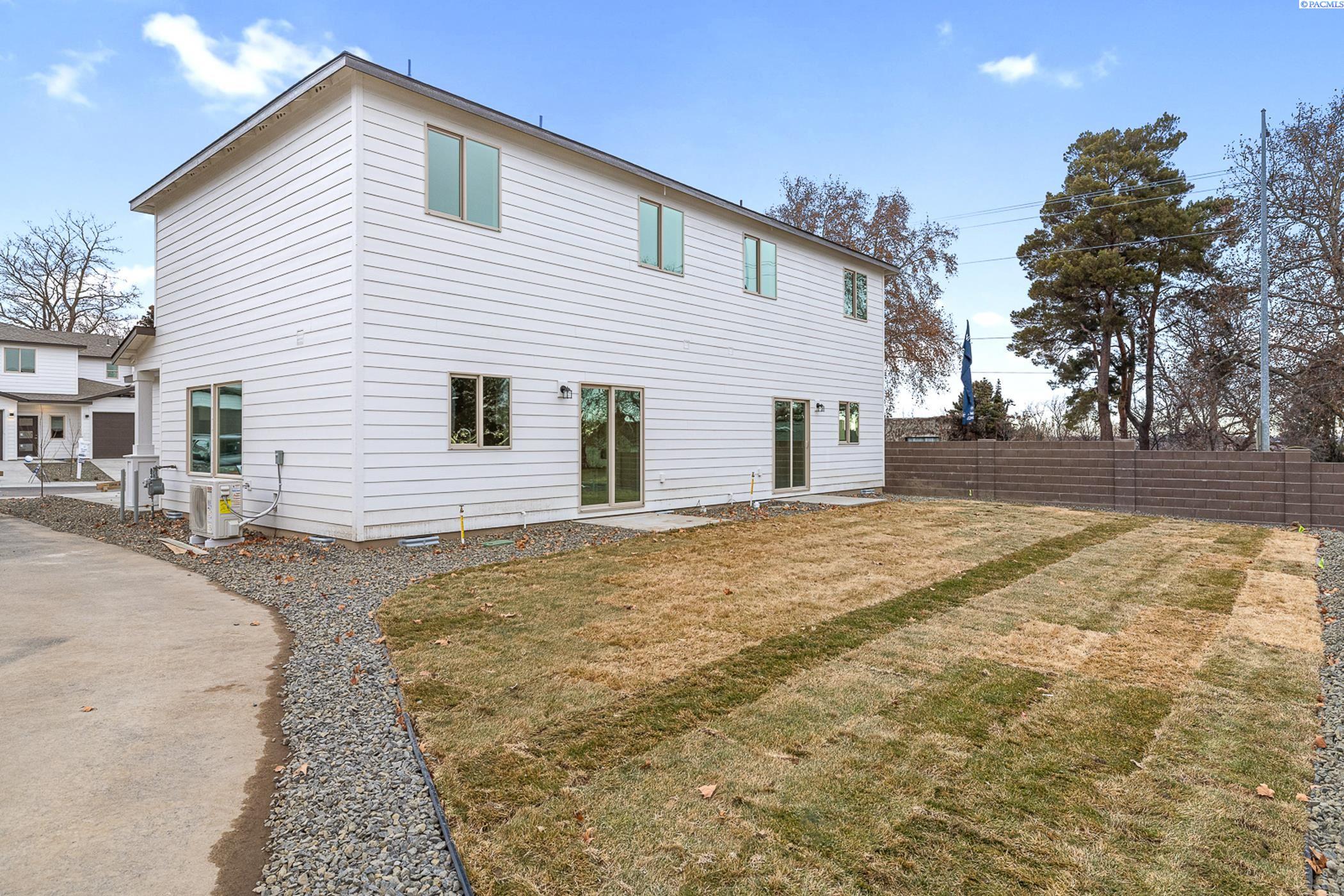 Kennewick, Washington, 99337, United States, 6 Bedrooms Bedrooms, ,Residential,For Sale,1787264