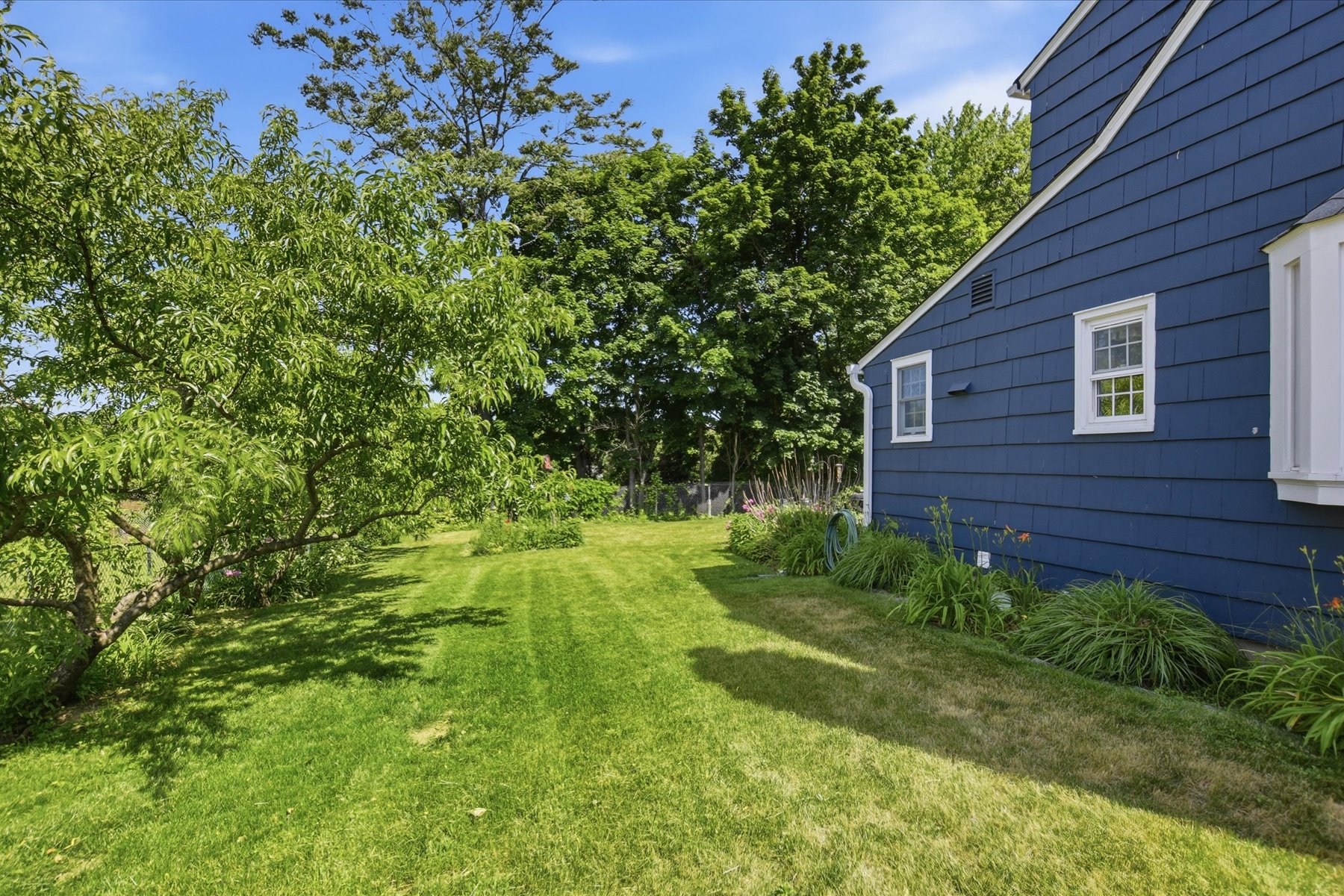  ?Shadylawn? Neighborhood Cape Cod Home With a Flowing Floorplan - 物件實景