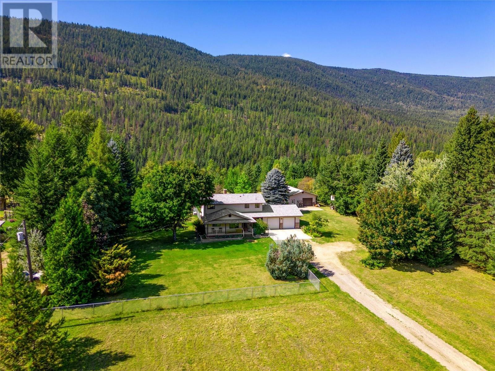 CASTLEGAR, British Columbia, V1N 4S6, CA, 4 Bedrooms Bedrooms, ,3 BathroomsBathrooms,Residential,For Sale,1859816