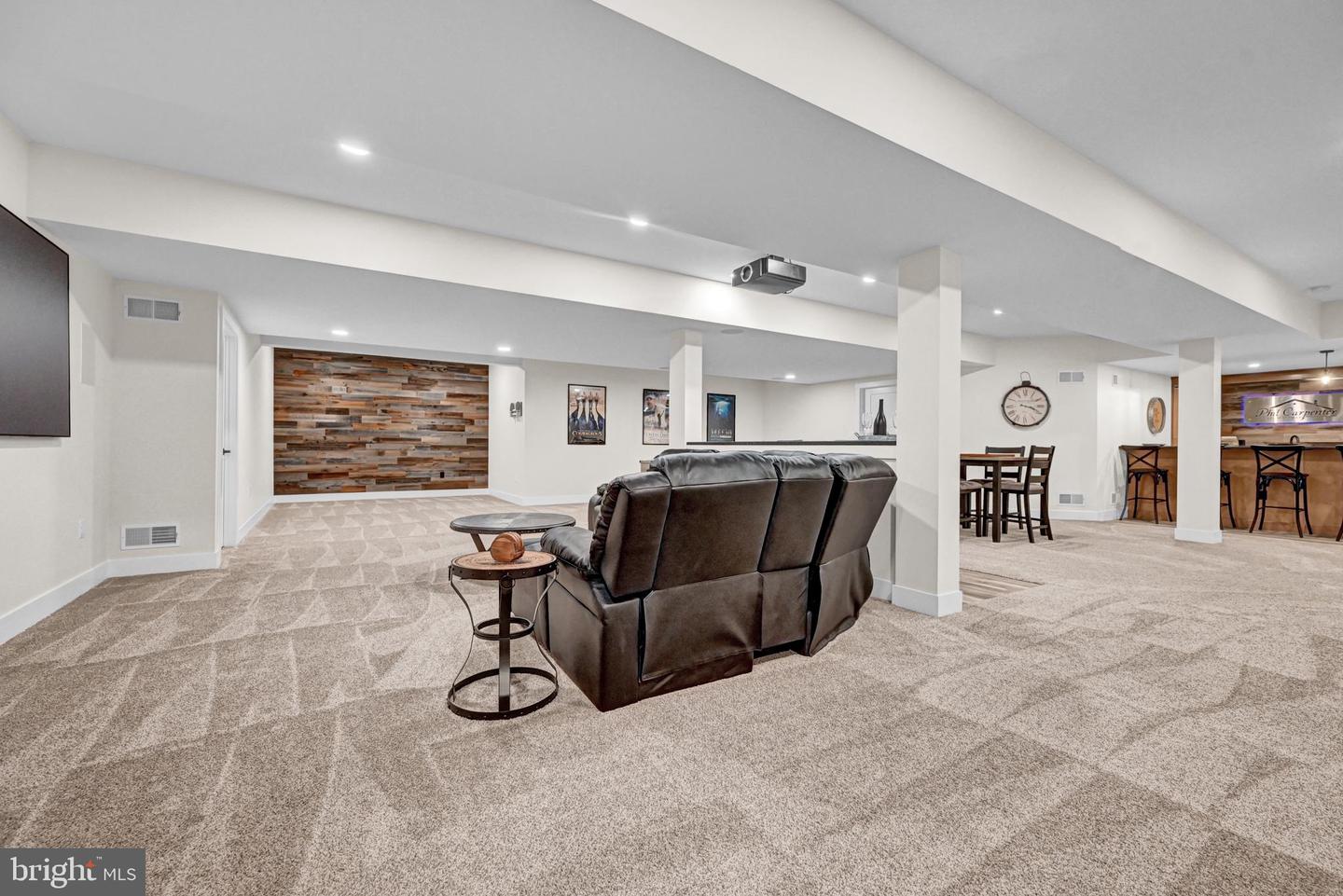 705 Oxford Drive Unit 39, York, Pennsylvania, 17406, United States, 4 Bedrooms Bedrooms, ,5 BathroomsBathrooms,Residential,For Sale,705 Oxford Drive Unit 39,1628330