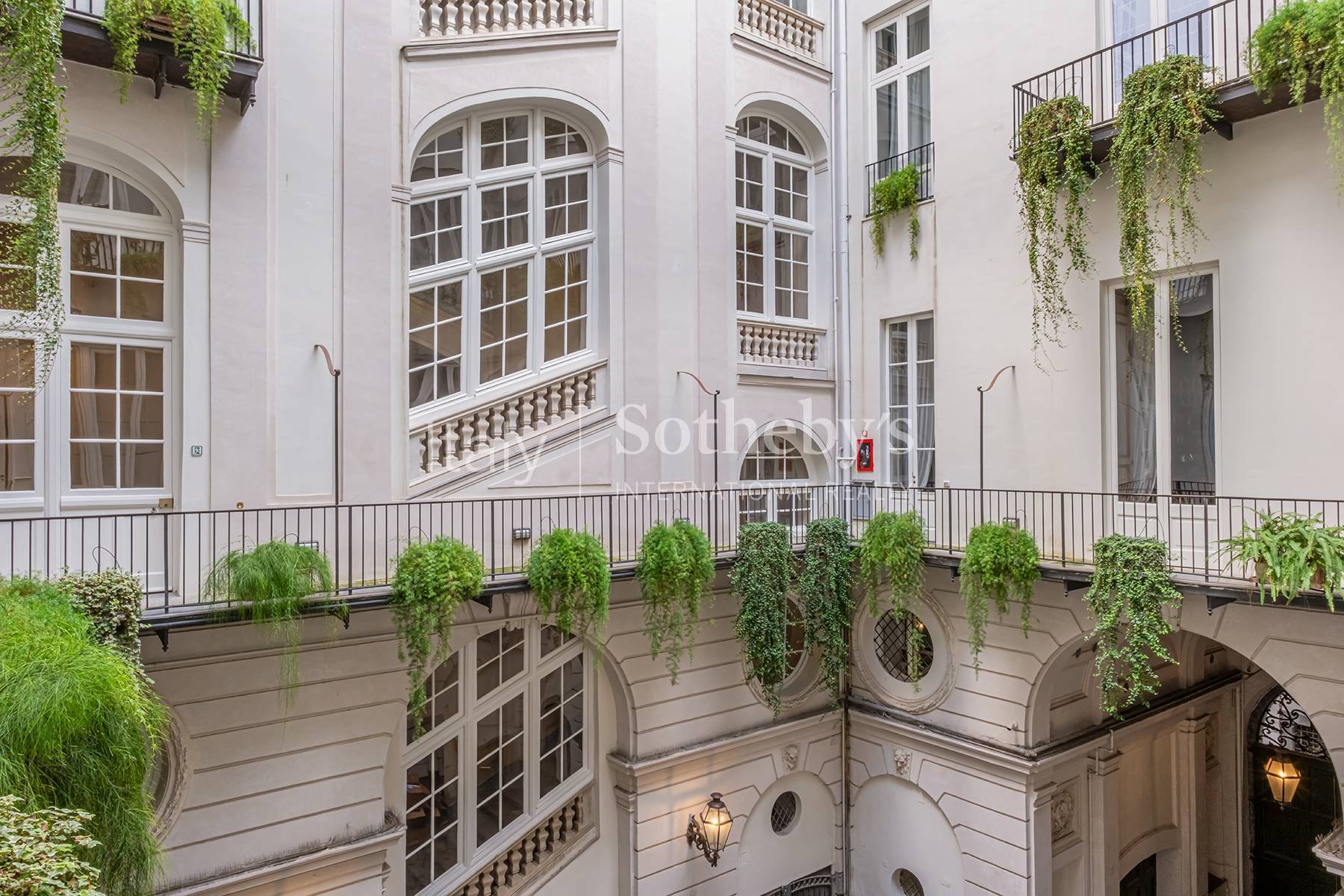  Monumental historic mansion in the heart of Naples - 物件實景