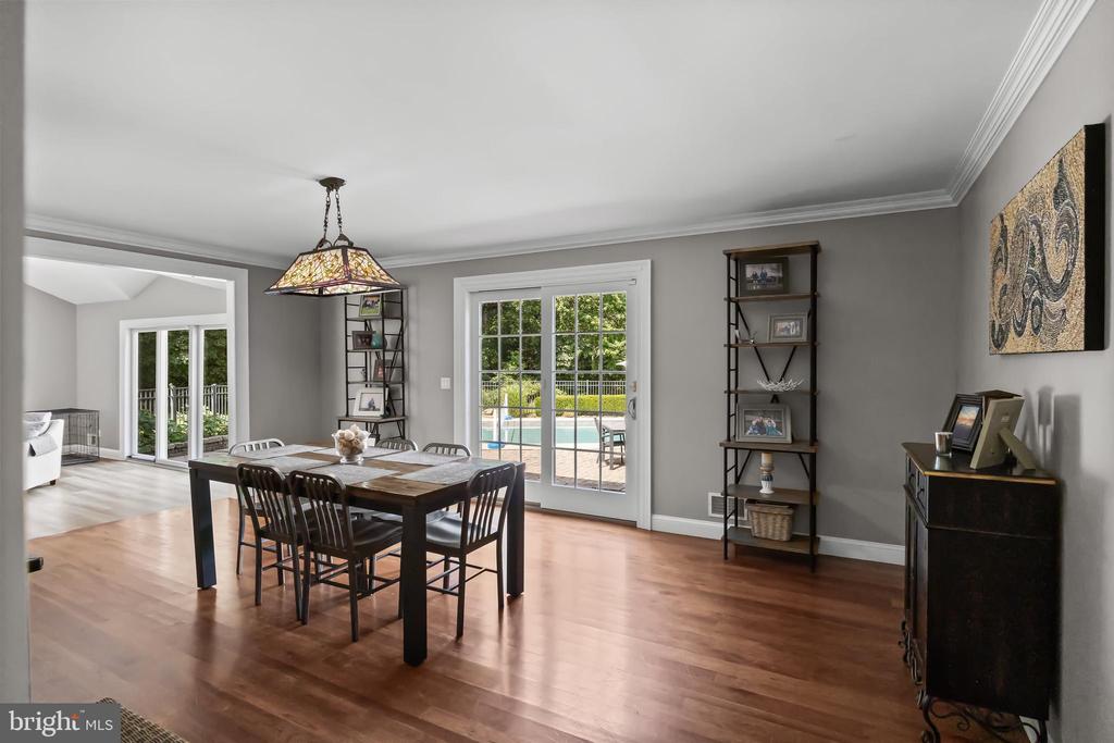 Cream Ridge, New Jersey, 08514, United States, 4 Bedrooms Bedrooms, ,3 BathroomsBathrooms,Residential,For Sale,1902972
