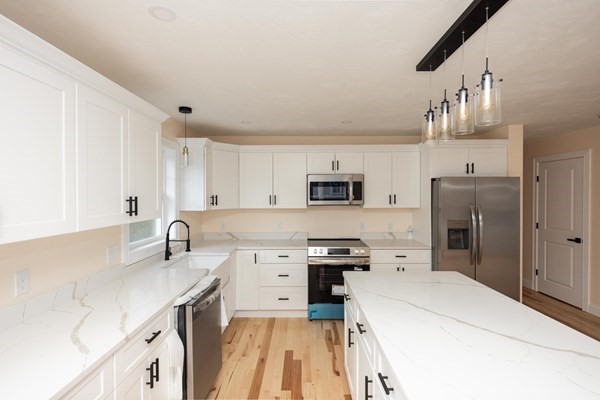 Worcester, Massachusetts, 01604, United States, 3 Bedrooms Bedrooms, ,3 BathroomsBathrooms,Residential,For Sale,1921245