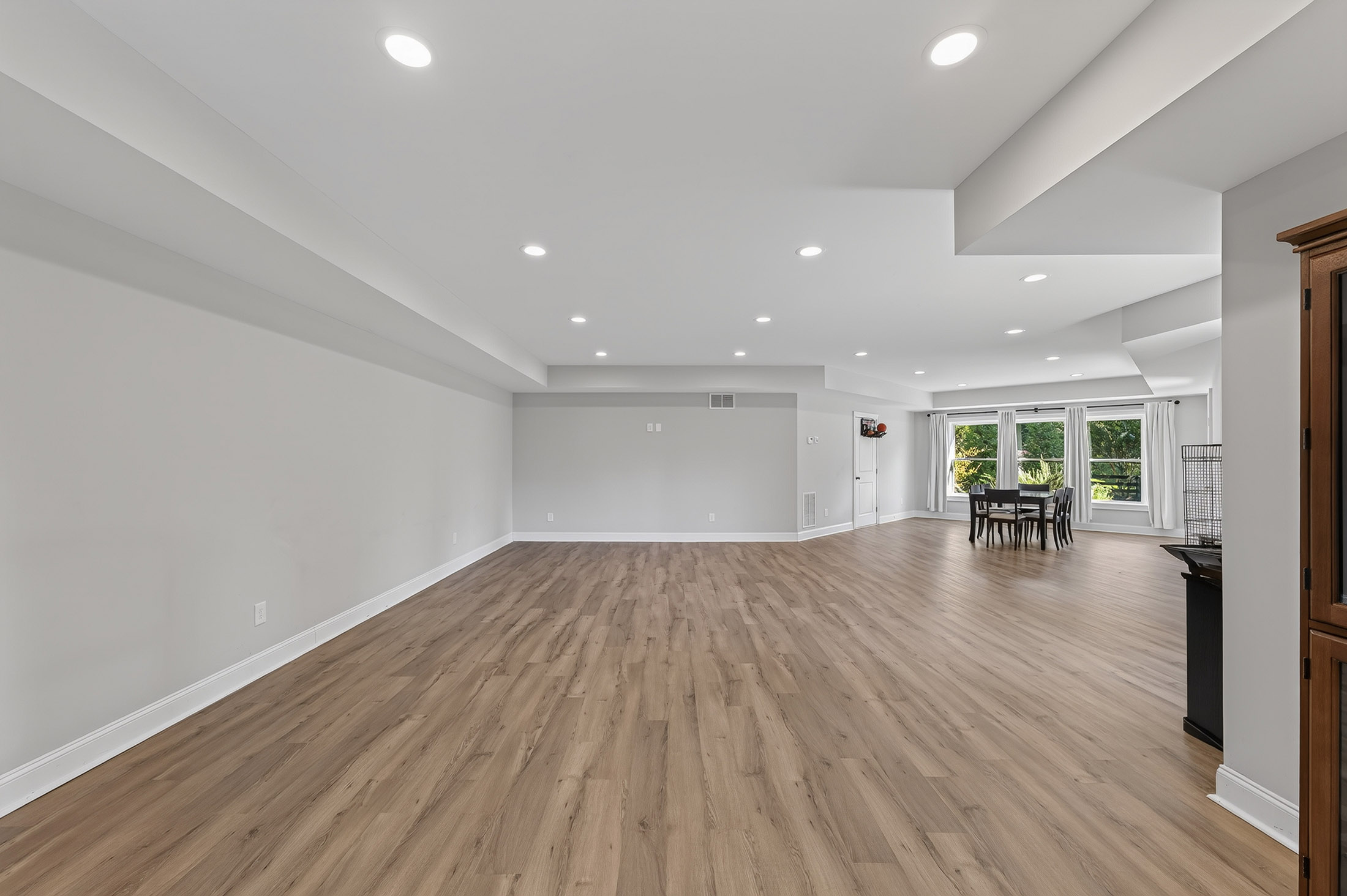  Luxury Living in Kingsley Estates With Finished Terrace Level - 物件實景