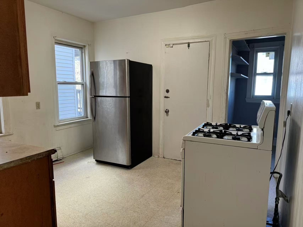 Boston, Massachusetts, 02124, United States, 9 Bedrooms Bedrooms, ,3 BathroomsBathrooms,Residential,For Sale,2002487