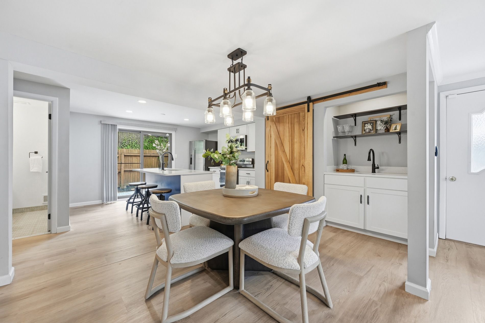  907 Camelot Drive, Pittsburgh, PA 15237 - 物件實景