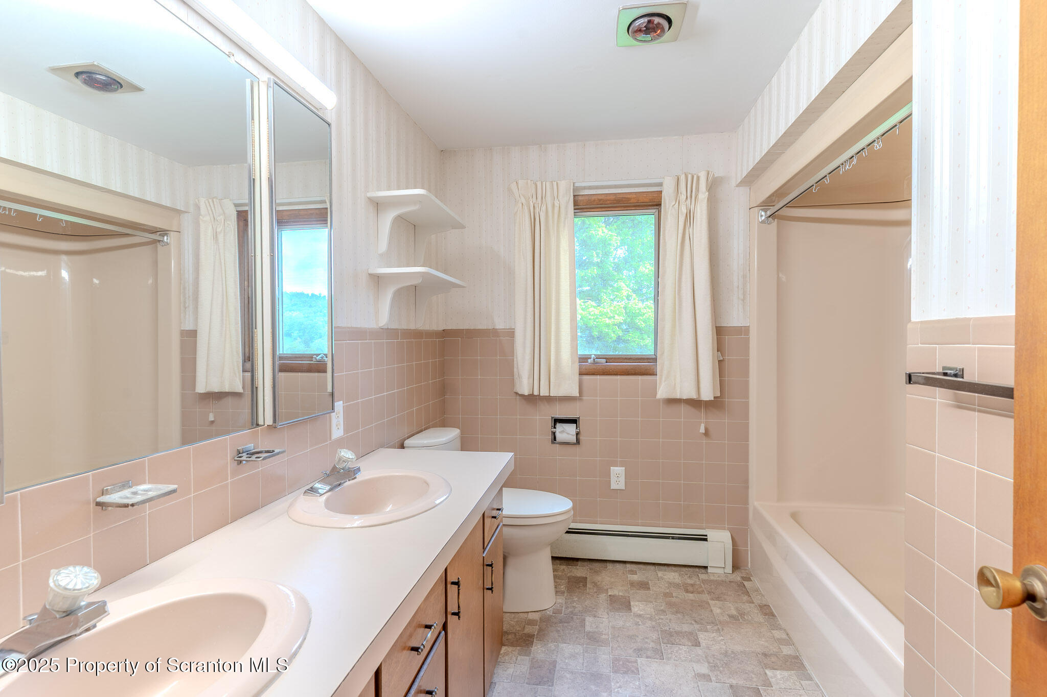 New Milford, Pennsylvania, 18834, United States, 4 Bedrooms Bedrooms, ,4 BathroomsBathrooms,Residential,For Sale,1837869