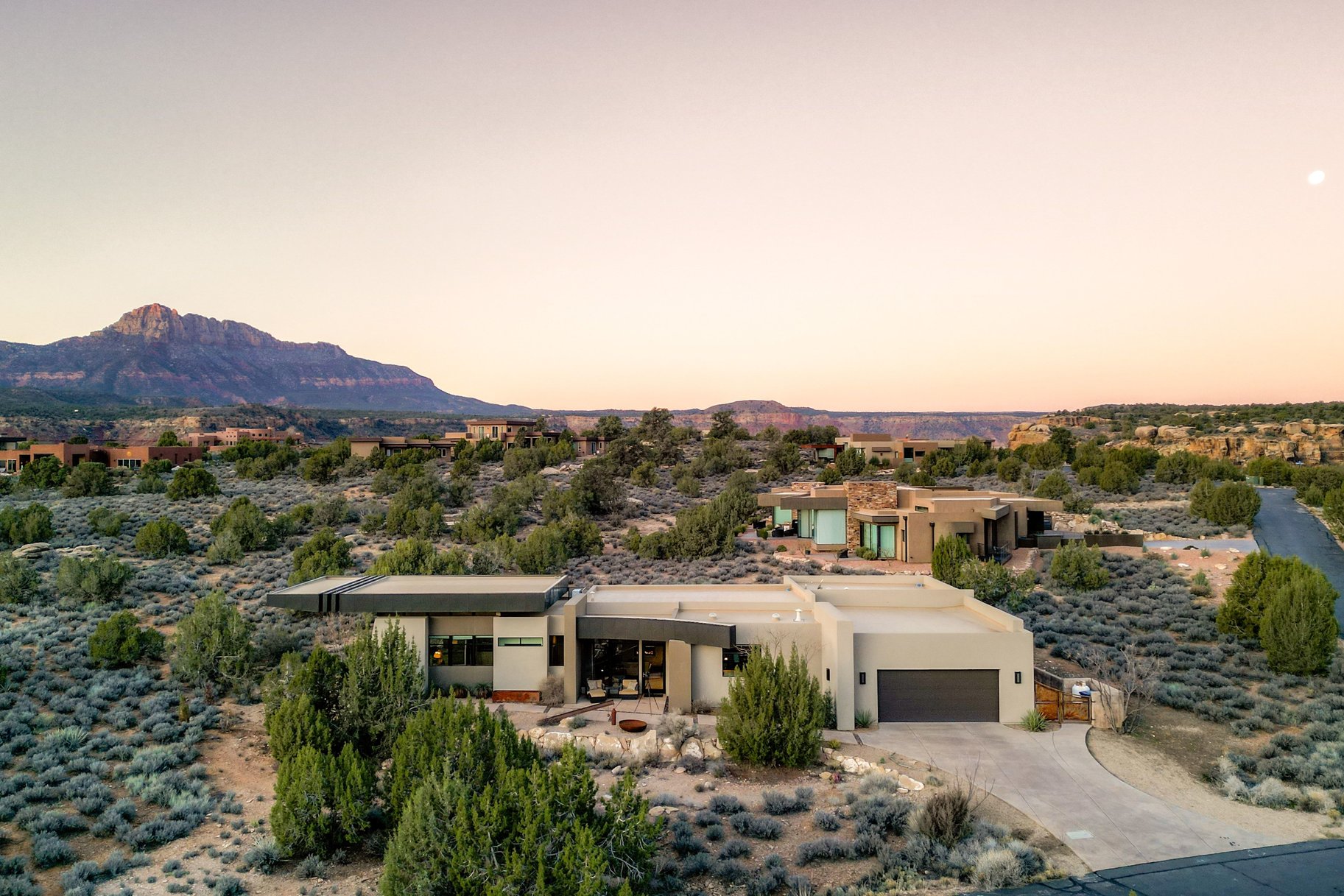  Serene Modern Sanctuary In Zion - 物件實景