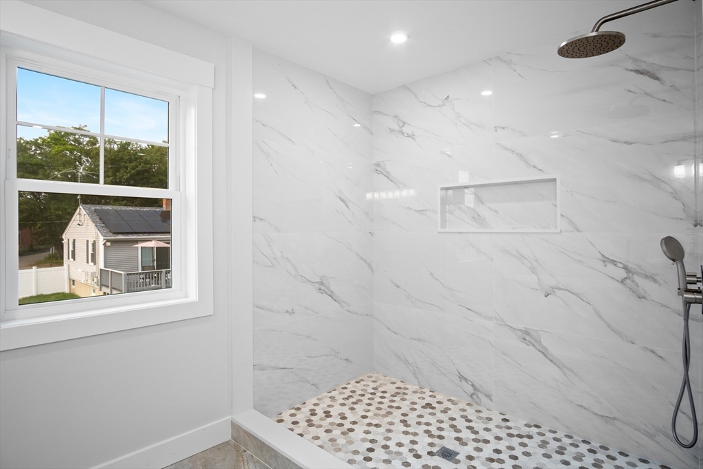 Attleboro, Massachusetts, 02703, United States, 4 Bedrooms Bedrooms, ,3 BathroomsBathrooms,Residential,For Sale,1973726