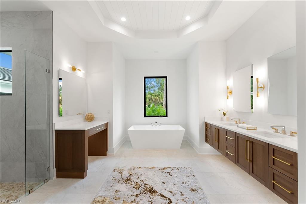 Naples, Florida, 34105, United States, 4 Bedrooms Bedrooms, ,5 BathroomsBathrooms,Residential,For Sale,1991548