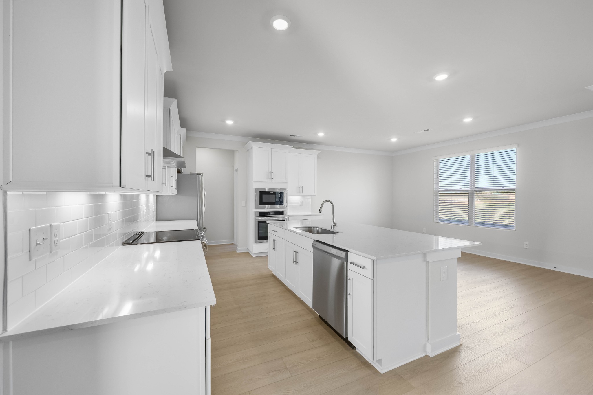 Clarksville, Tennessee, 37043, United States, 5 Bedrooms Bedrooms, ,5 BathroomsBathrooms,Residential,For Sale,1976524