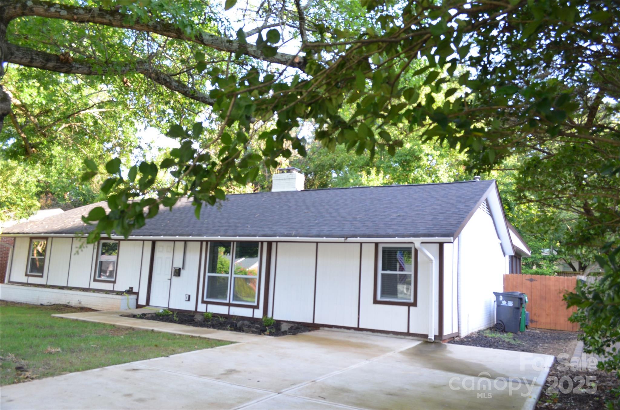 Charlotte, North Carolina, 28210, United States, 3 Bedrooms Bedrooms, ,3 BathroomsBathrooms,Residential,For Sale,1836887