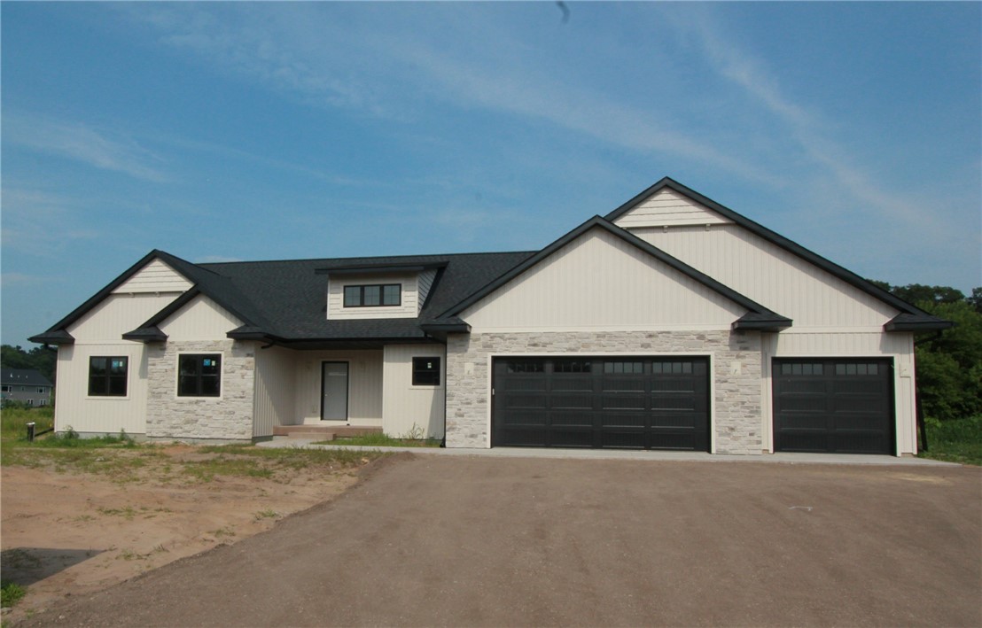 Eau Claire, Wisconsin, 54701, United States, 3 Bedrooms Bedrooms, ,2 BathroomsBathrooms,Residential,For Sale,1984514