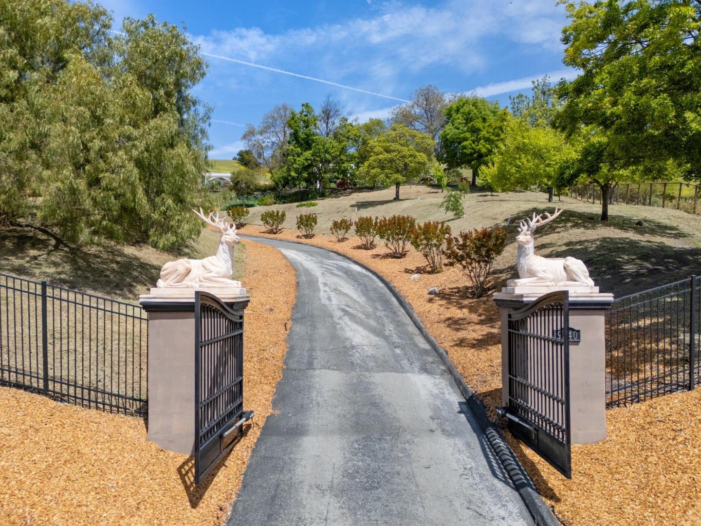 Gilroy, California, 95020, United States, 4 Bedrooms Bedrooms, ,4 BathroomsBathrooms,Residential,For Sale,1912112