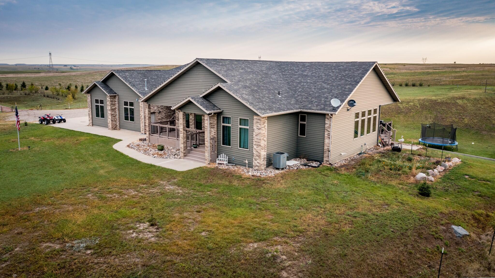 Beulah, North Dakota, 58523, United States, 4 Bedrooms Bedrooms, ,3 BathroomsBathrooms,Residential,For Sale,1780571
