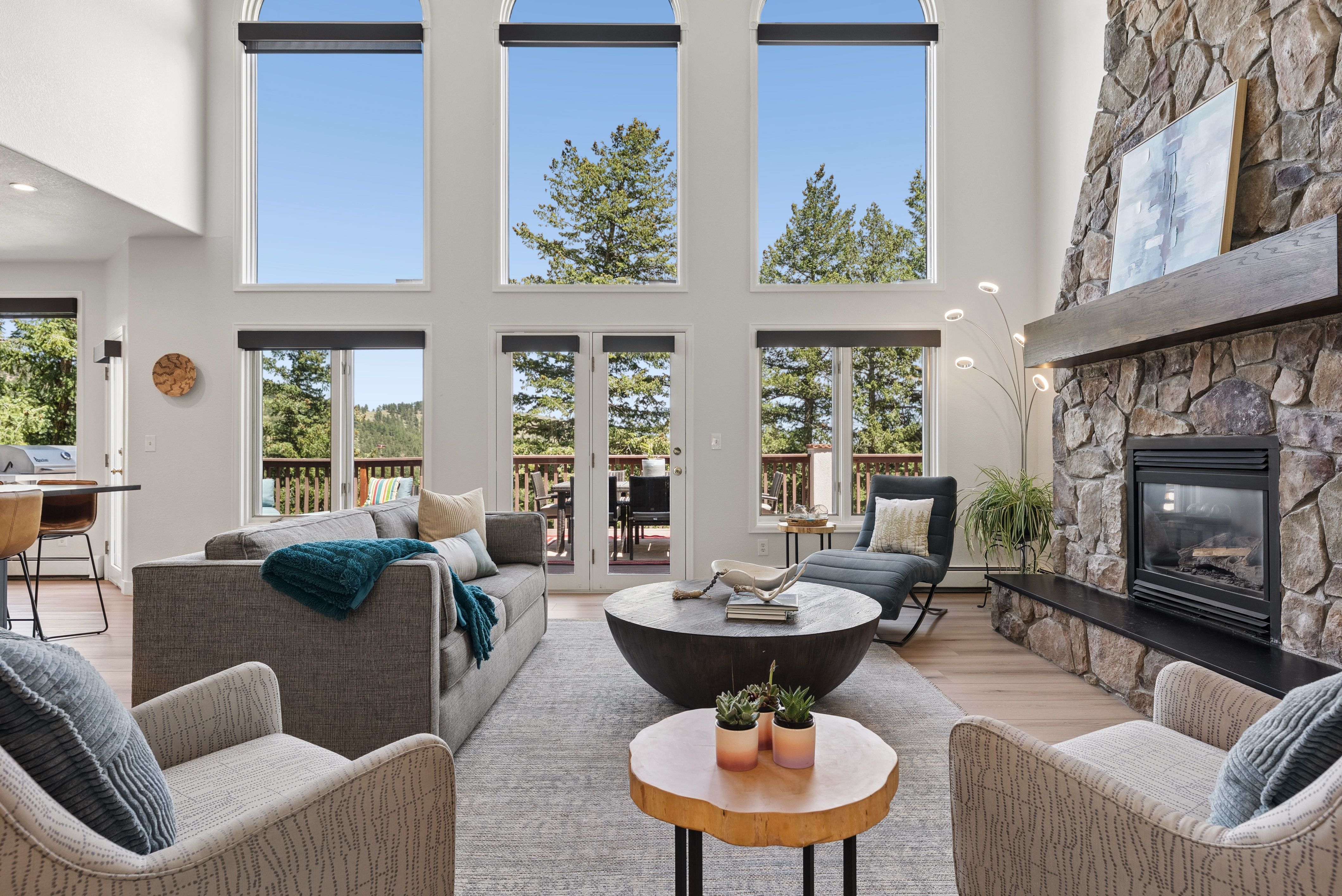  Mountain Contemporary in Highly Desirable Ridge at Hiwan - 物件實景