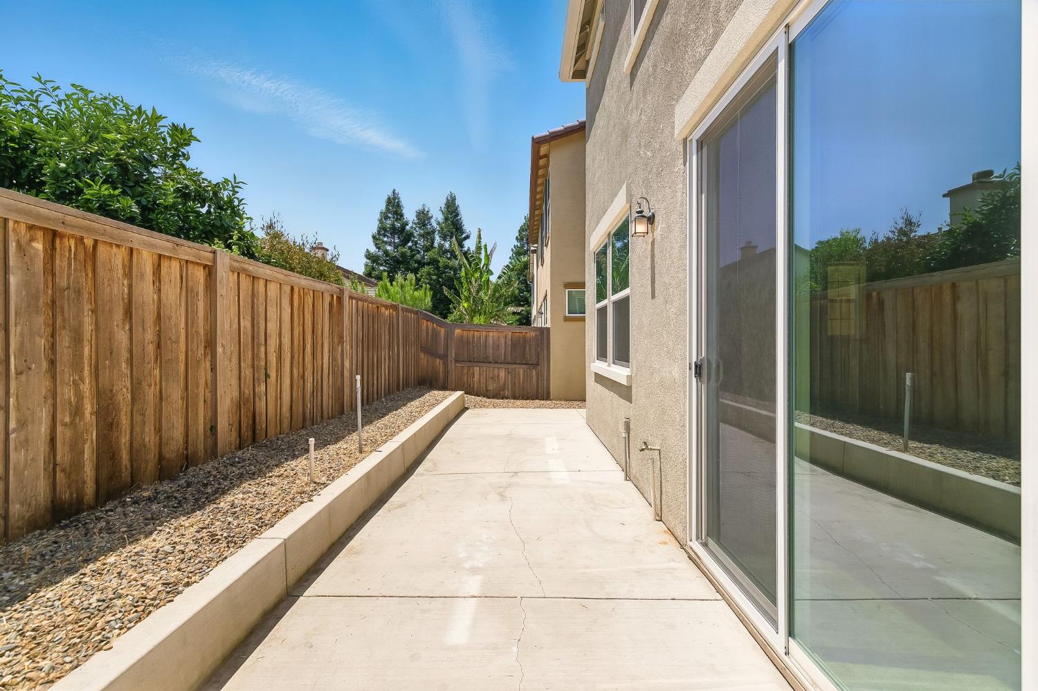 Elk Grove, California, 95758, United States, 4 Bedrooms Bedrooms, ,3 BathroomsBathrooms,Residential,For Sale,1847493