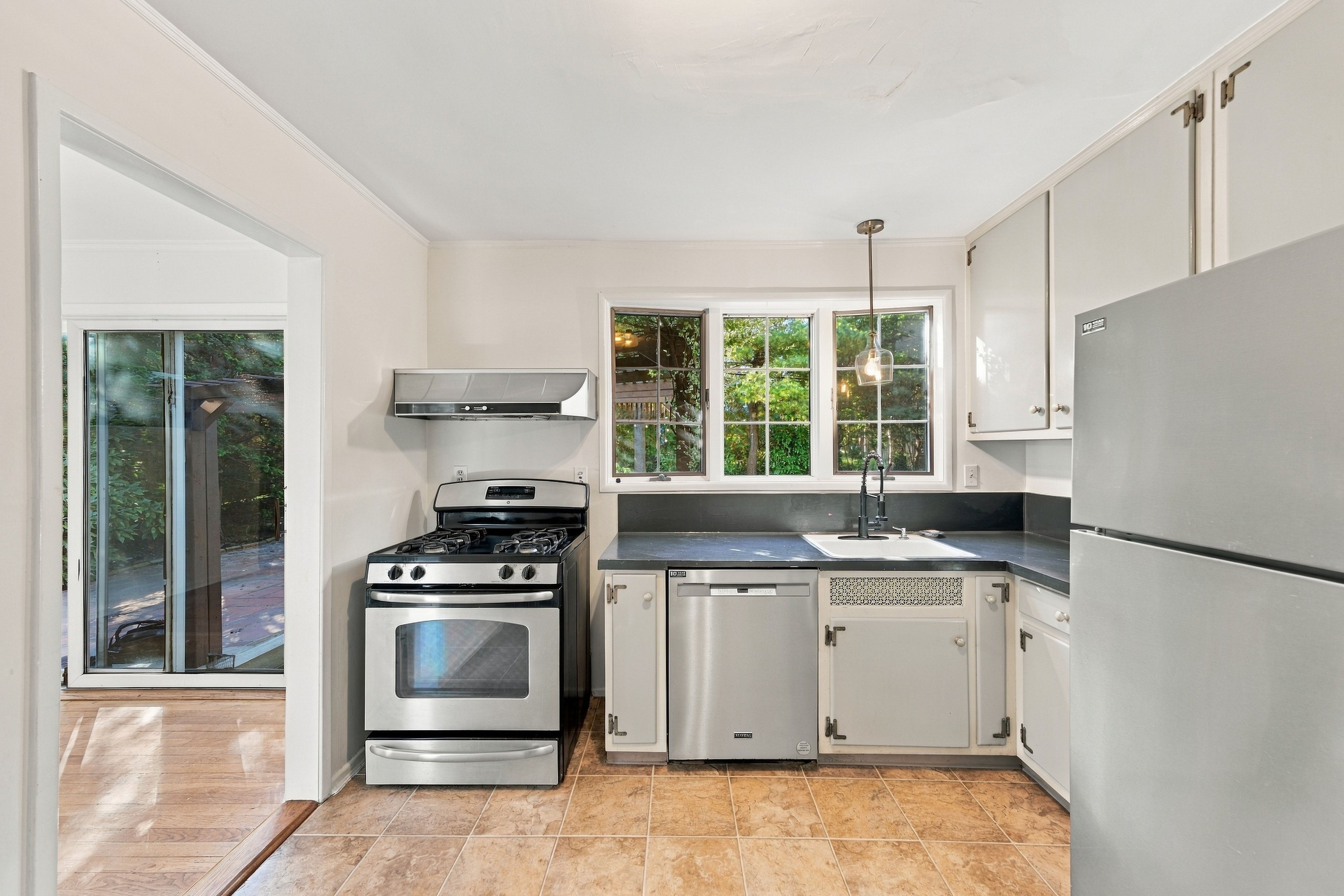  21 Revere Road, Port Washington, NY, 11050 - 物件實景