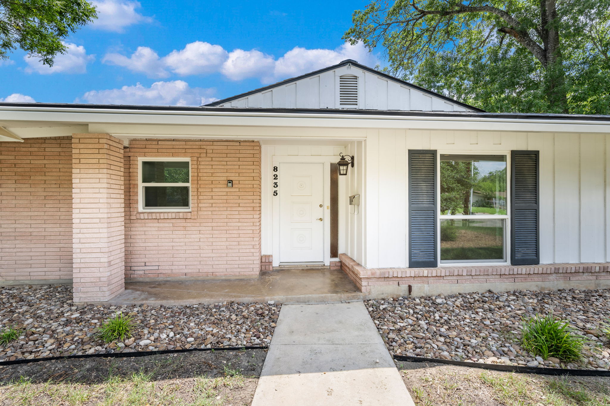  Refined Mid-Century Modern with Casita in Alamo Heights ISD - 物件實景