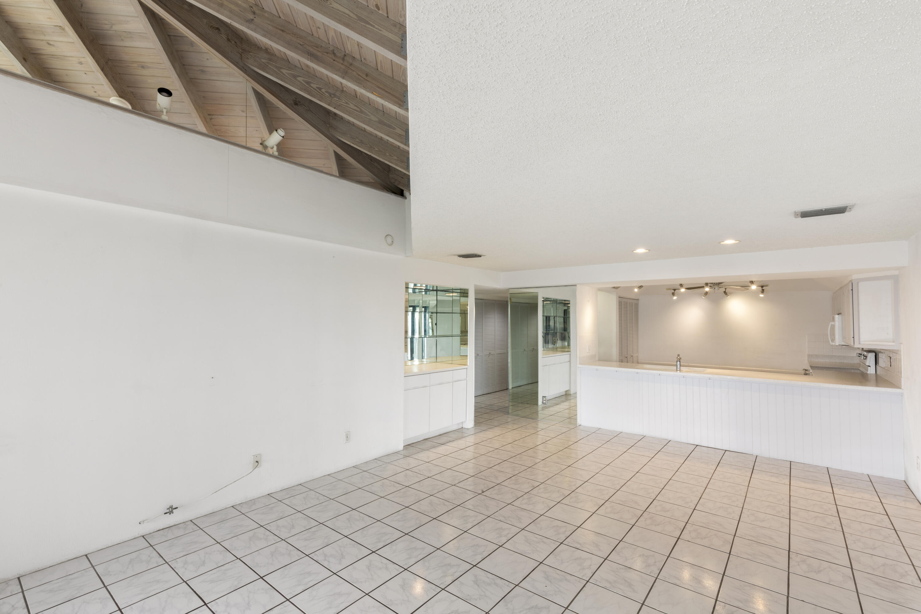 KEY WEST, Florida, 33040, United States, 2 Bedrooms Bedrooms, ,2 BathroomsBathrooms,Residential,For Sale,1821203