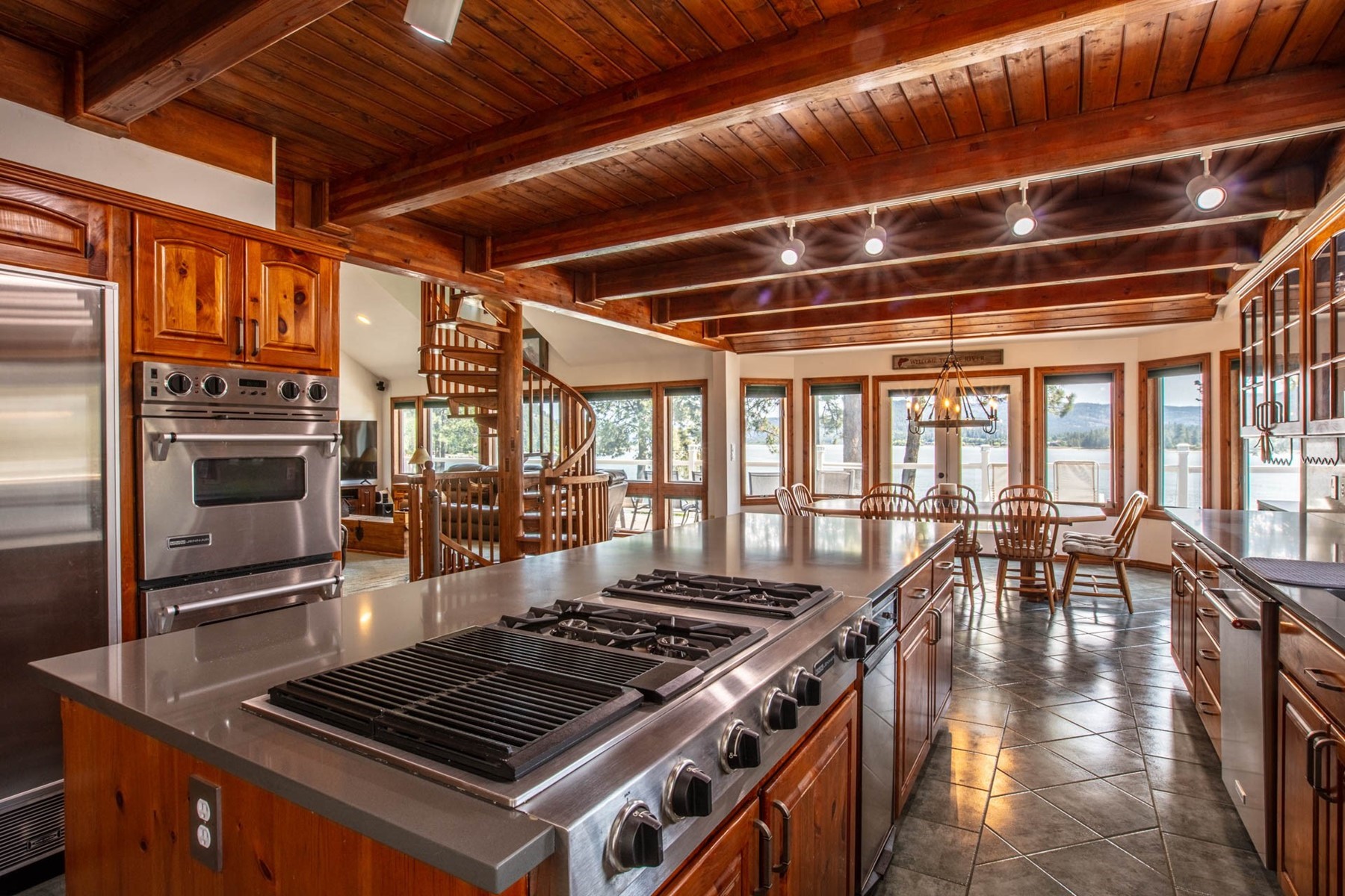 Waterfront Home Pend Oreille - 物件實景