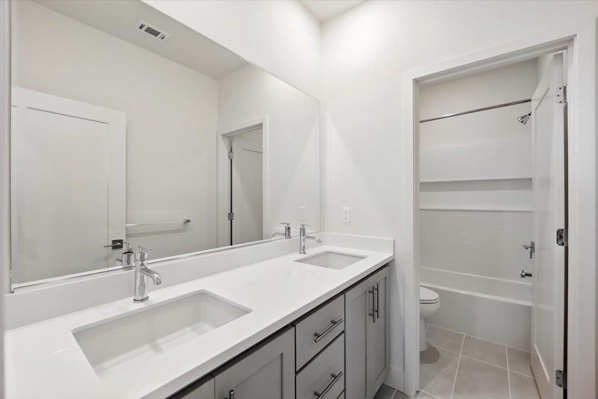 Newark, California, 94560, United States, 4 Bedrooms Bedrooms, ,4 BathroomsBathrooms,Residential,For Sale,1926207