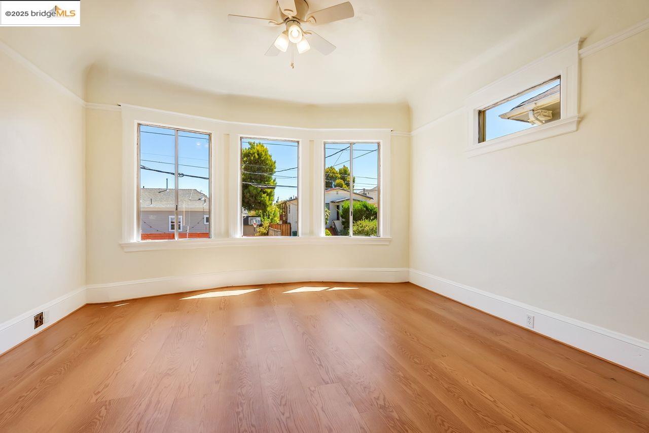 Oakland, California, 94608, United States, 6 Bedrooms Bedrooms, ,3 BathroomsBathrooms,Residential,For Sale,1939780