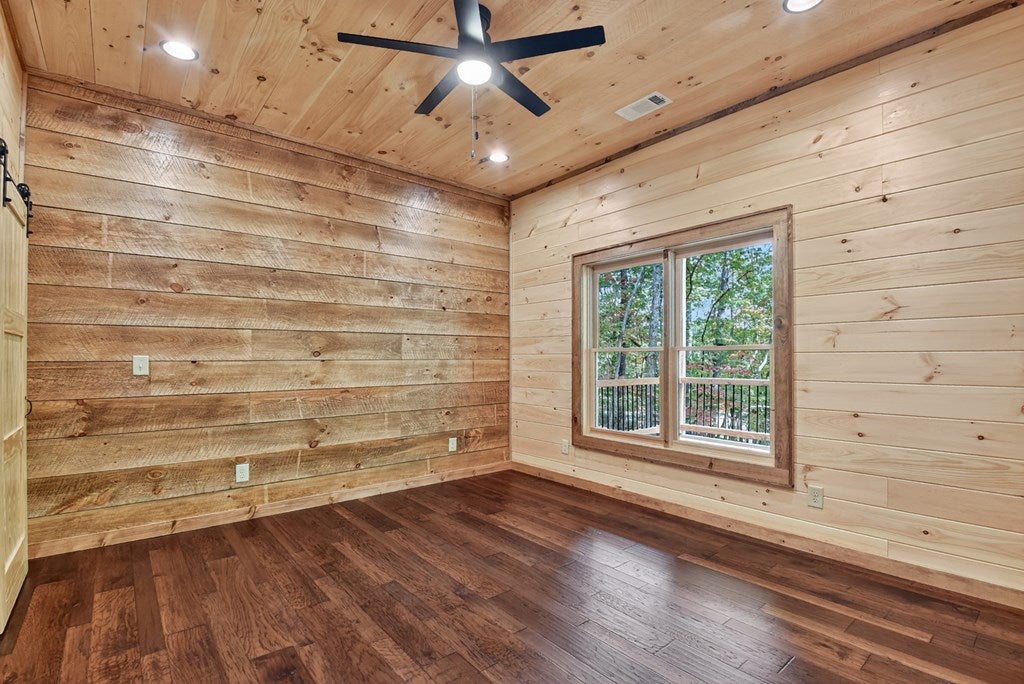 Mineral Bluff, Georgia, 30559, United States, 4 Bedrooms Bedrooms, ,3 BathroomsBathrooms,Residential,For Sale,1953348