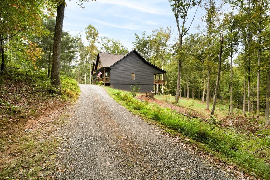 Hayesville, North Carolina, 28904, United States, 3 Bedrooms Bedrooms, ,3 BathroomsBathrooms,Residential,For Sale,1872419