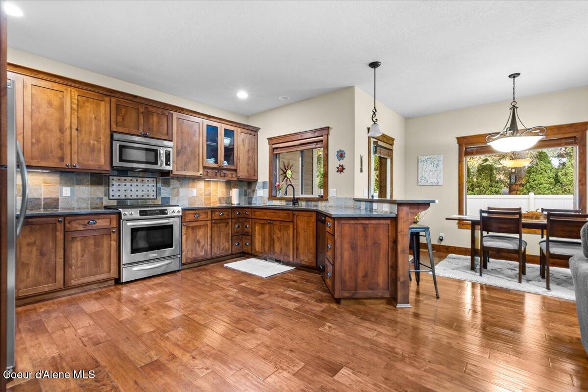 Hayden, Idaho, 83835, United States, 3 Bedrooms Bedrooms, ,3 BathroomsBathrooms,Residential,For Sale,1992408