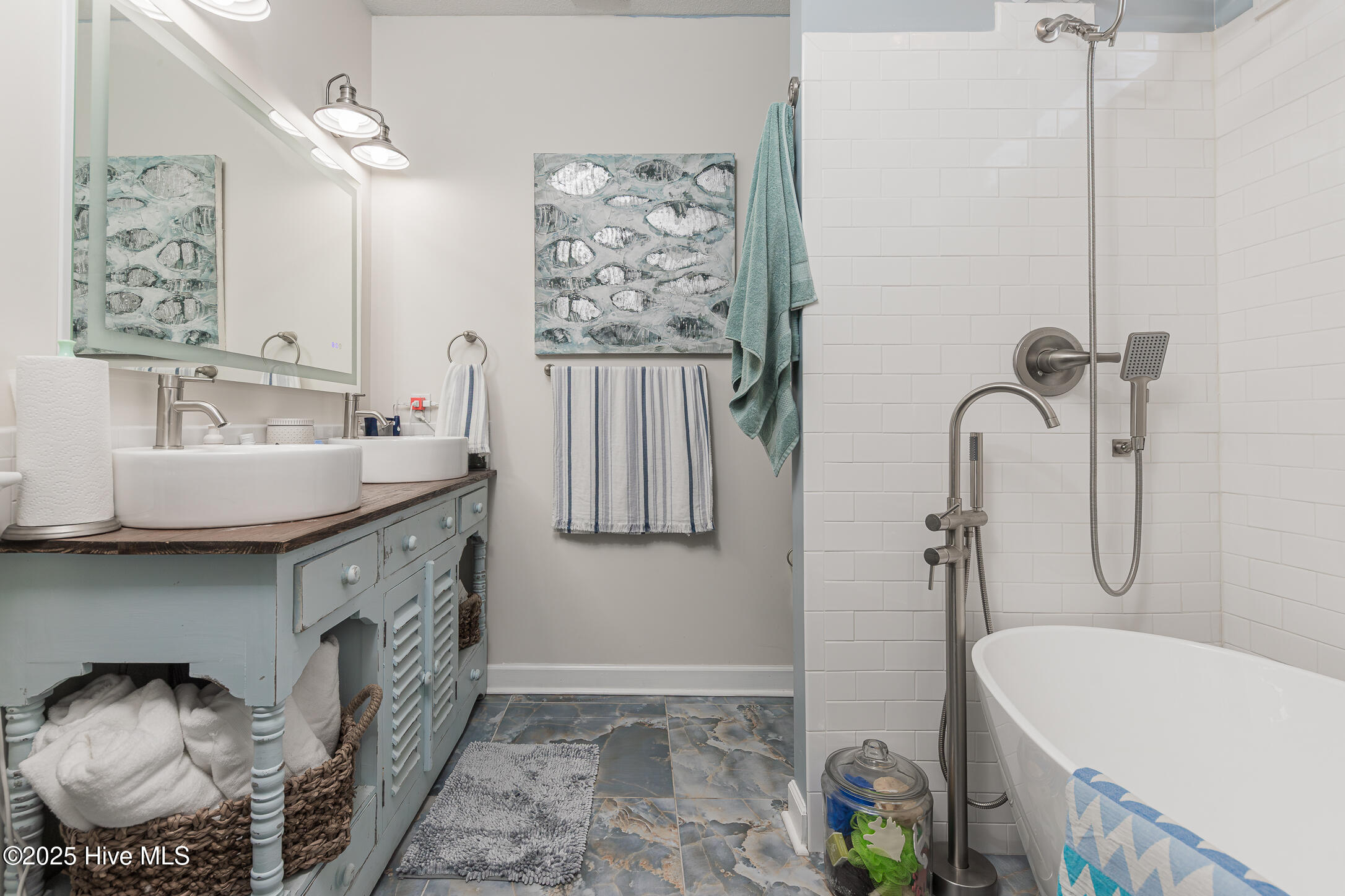 Hubert, North Carolina, 28539, United States, 4 Bedrooms Bedrooms, ,3 BathroomsBathrooms,Residential,For Sale,1974043