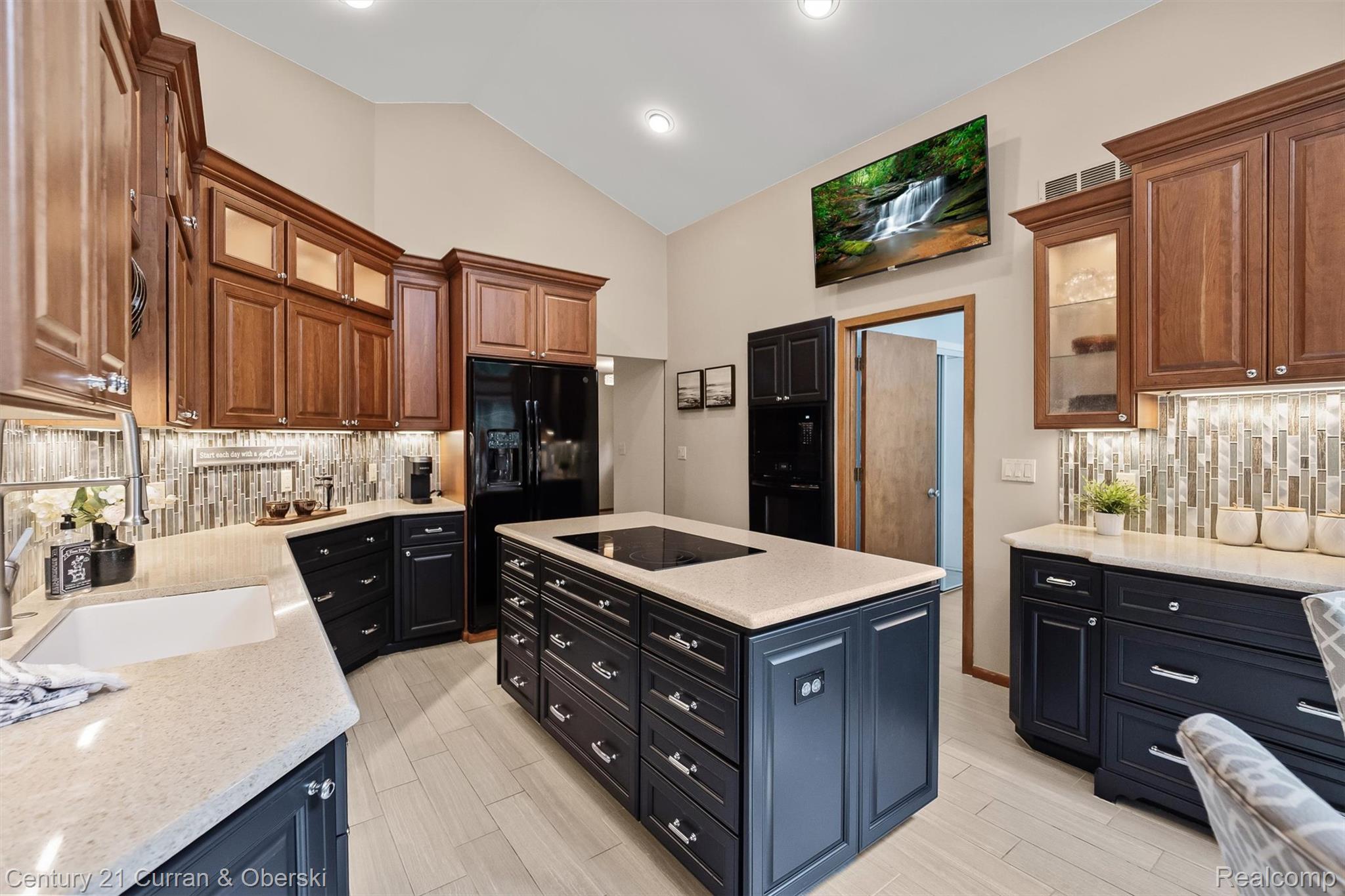 Northville, Michigan, 48167, United States, 4 Bedrooms Bedrooms, ,4 BathroomsBathrooms,Residential,For Sale,1923086