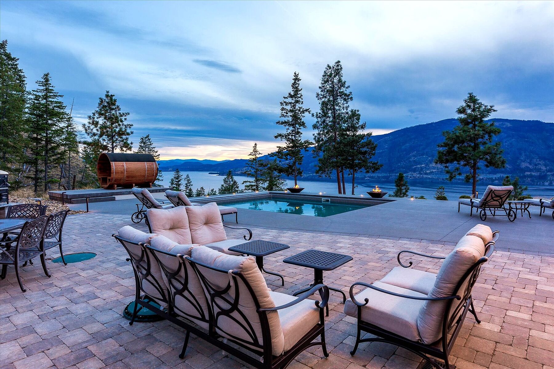  Gated Lake View Estate - 物件實景