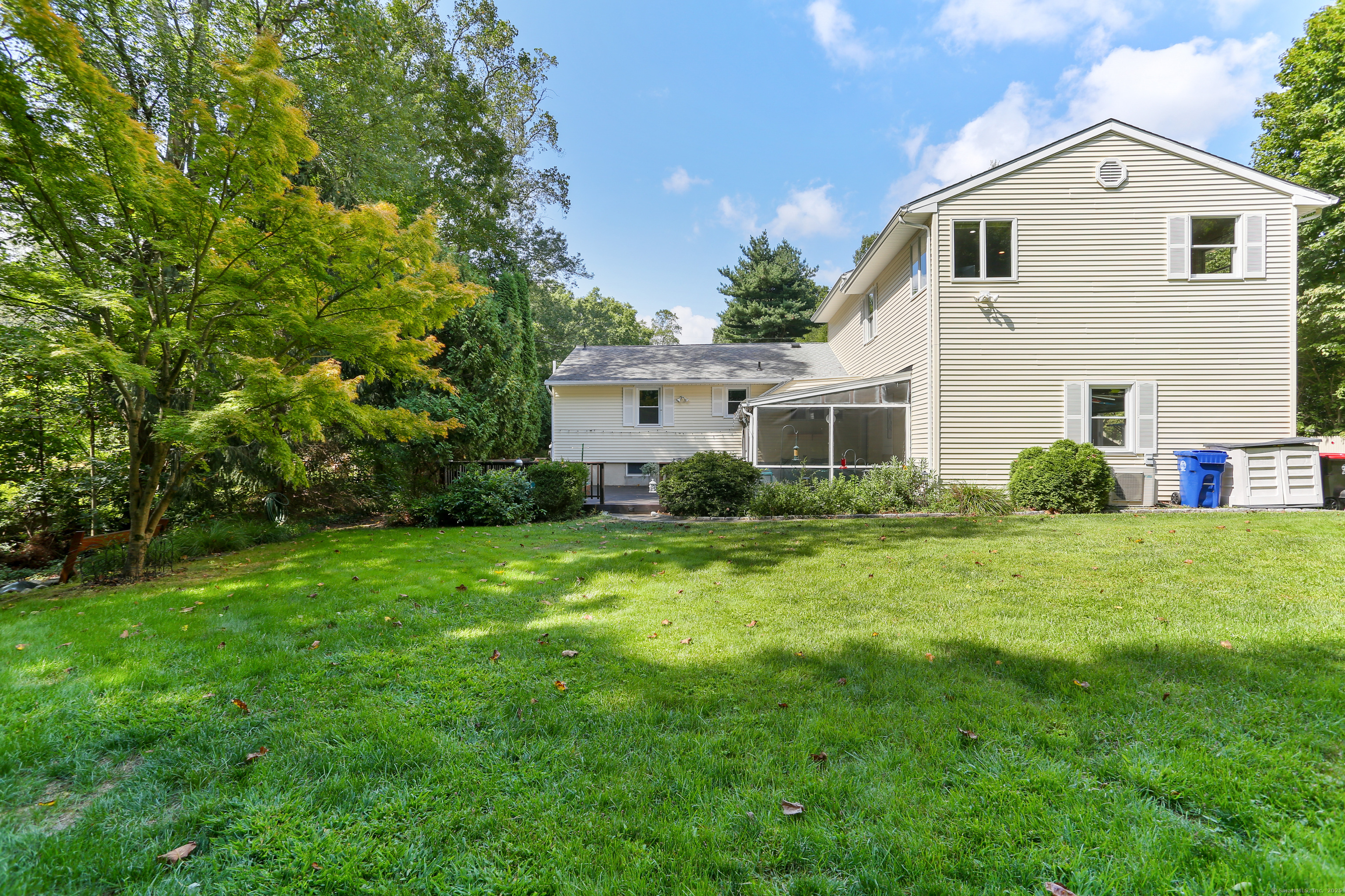 Norwalk, Connecticut, 06850, United States, 3 Bedrooms Bedrooms, ,2 BathroomsBathrooms,Residential,For Sale,1934607
