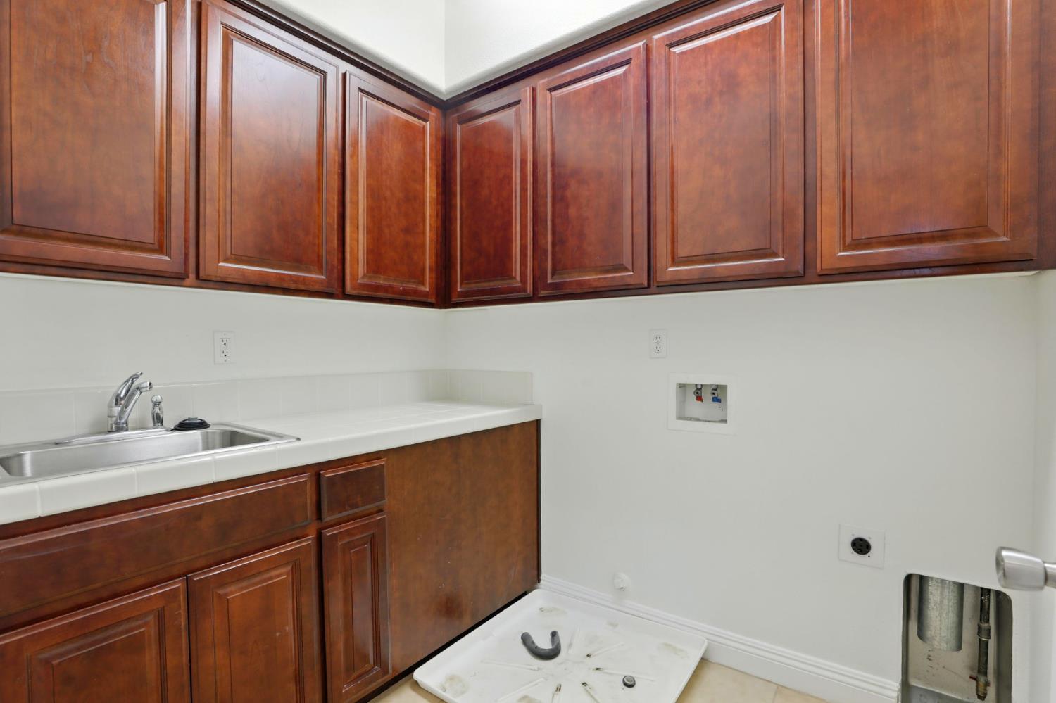Sacramento, California, 95835, United States, 4 Bedrooms Bedrooms, ,3 BathroomsBathrooms,Residential,For Sale,1950179
