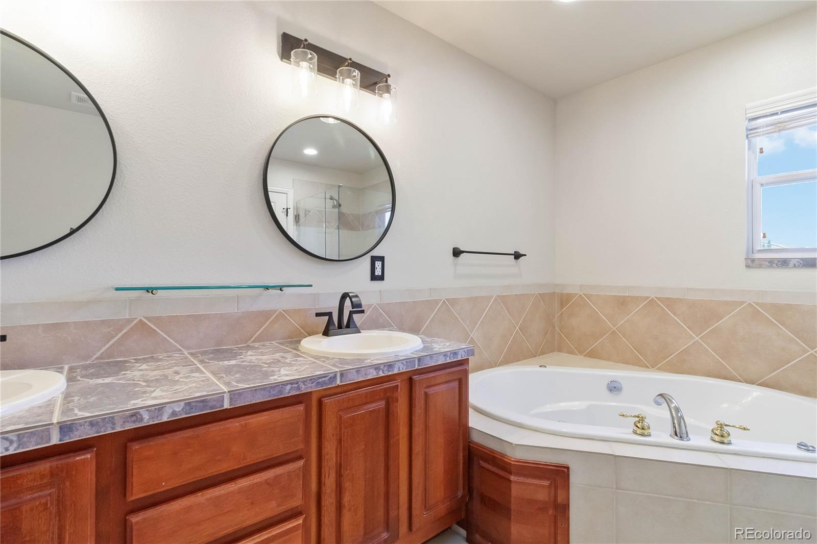 Aurora, Colorado, 80014, United States, 4 Bedrooms Bedrooms, ,Residential,For Sale,1986115