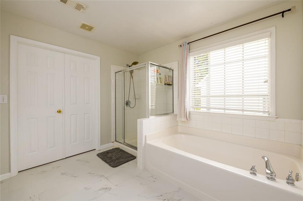 Lilburn, Georgia, 30047, United States, 5 Bedrooms Bedrooms, ,3 BathroomsBathrooms,Residential,For Sale,1882447