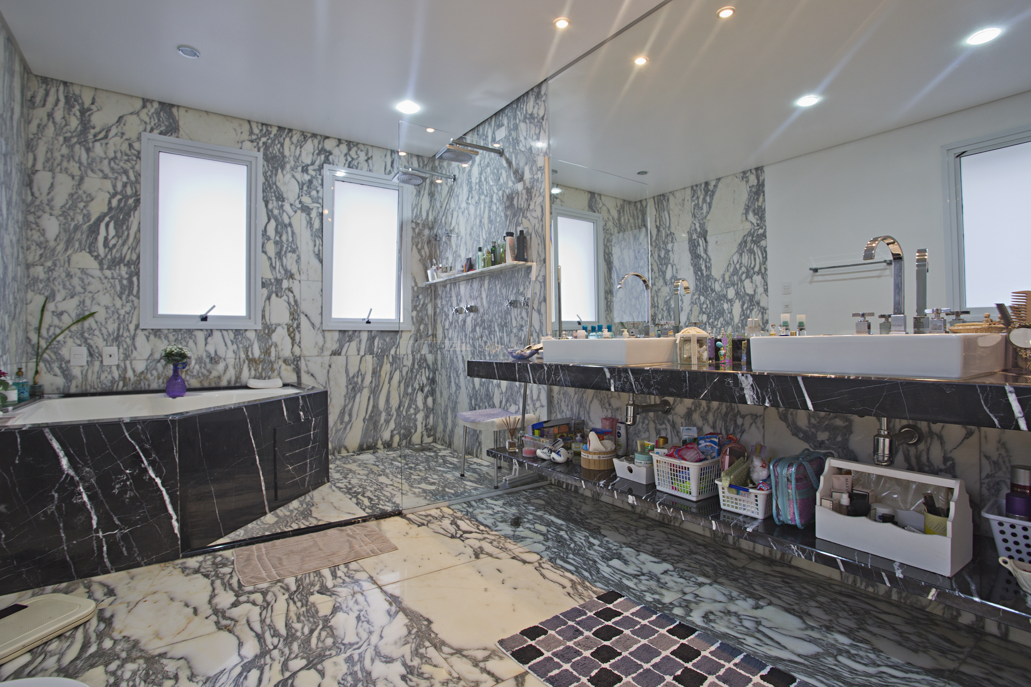  Home in a gated community surrounded by greenery - 物件實景