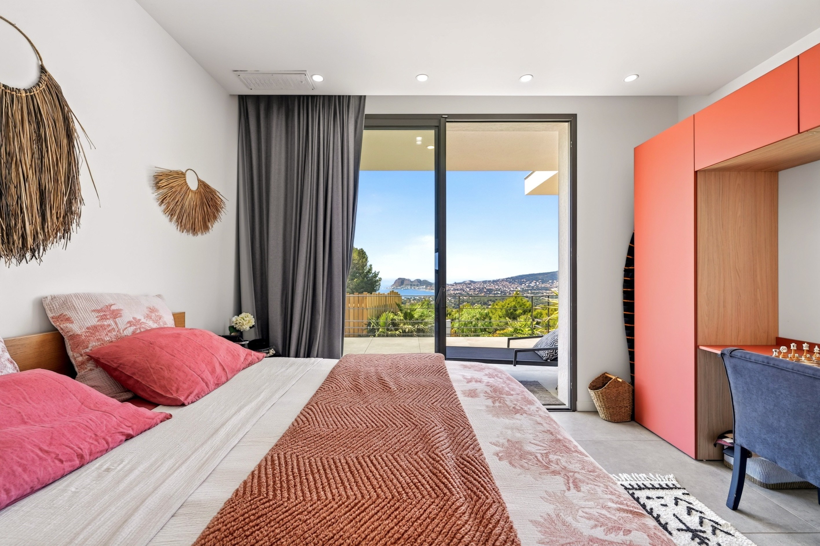  Ceyreste – Contemporary Villa with Exceptional Sea View, Expansive Garden - 物件實景