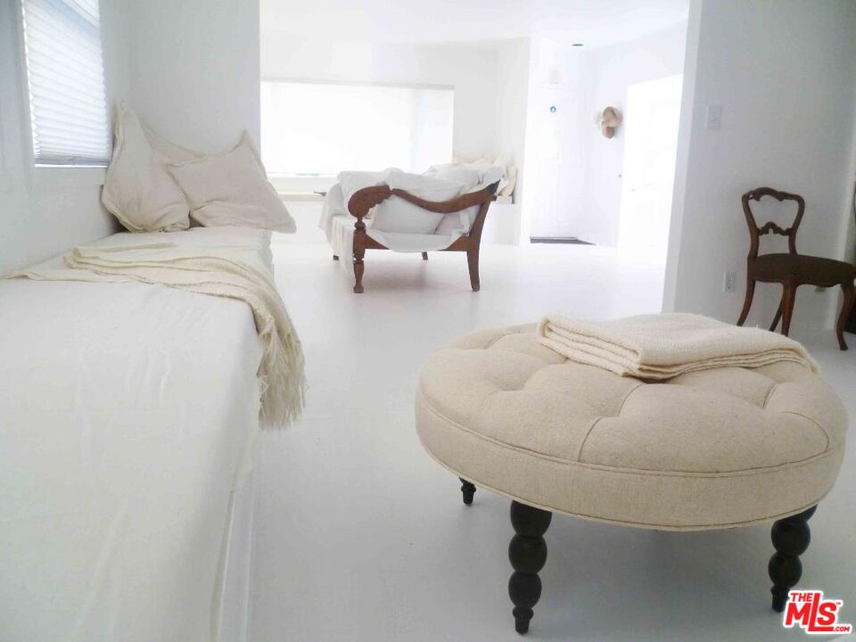 Venice, California, 90291, United States, 2 Bedrooms Bedrooms, ,2 BathroomsBathrooms,Residential,For Sale,1993237