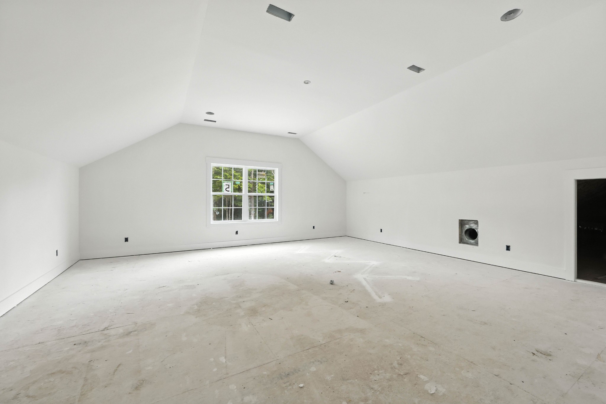 Southside, Tennessee, 37171, United States, 4 Bedrooms Bedrooms, ,3 BathroomsBathrooms,Residential,For Sale,1886898