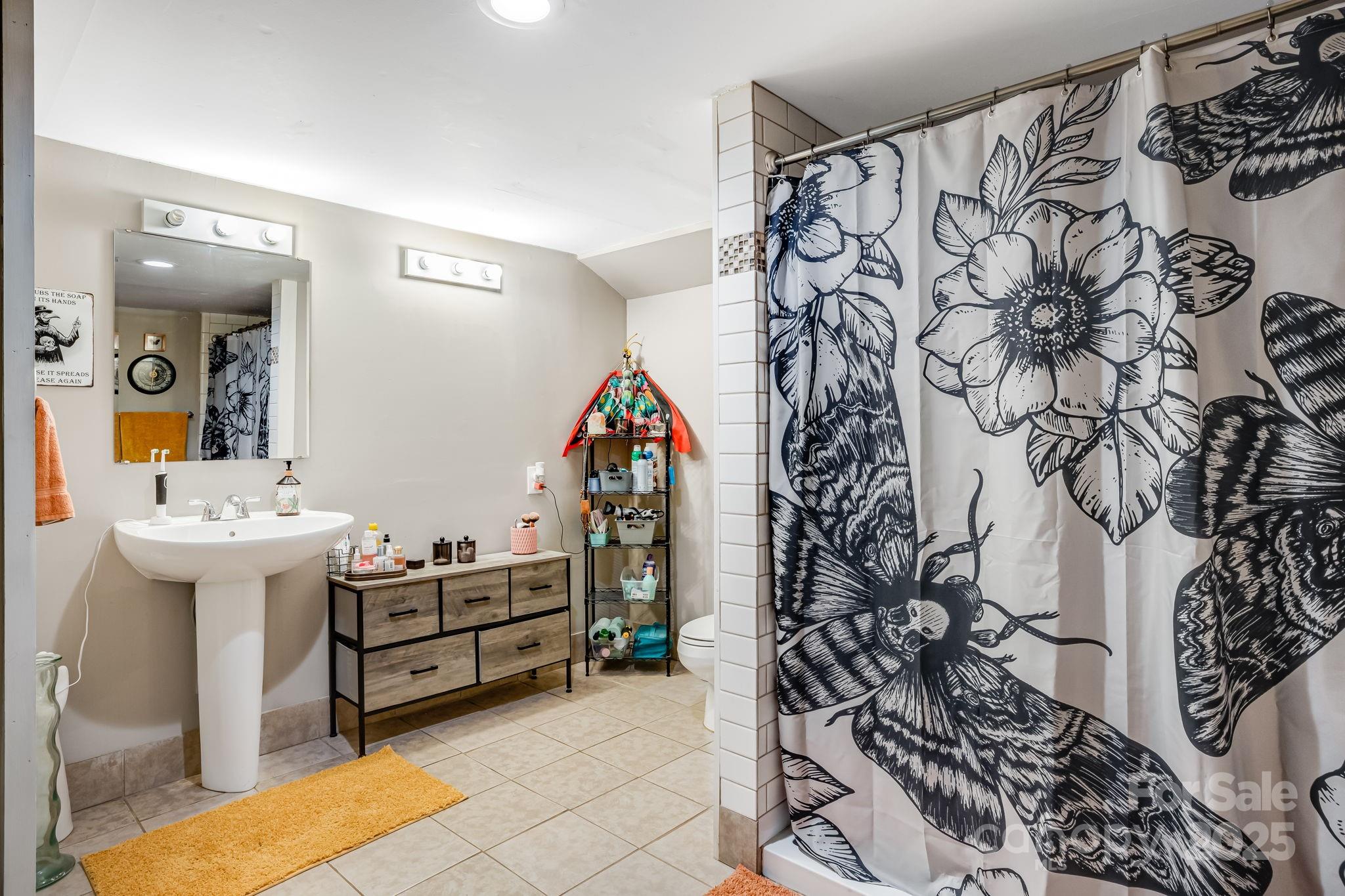 Asheville, North Carolina, 28804, United States, 4 Bedrooms Bedrooms, ,2 BathroomsBathrooms,Residential,For Sale,1977861