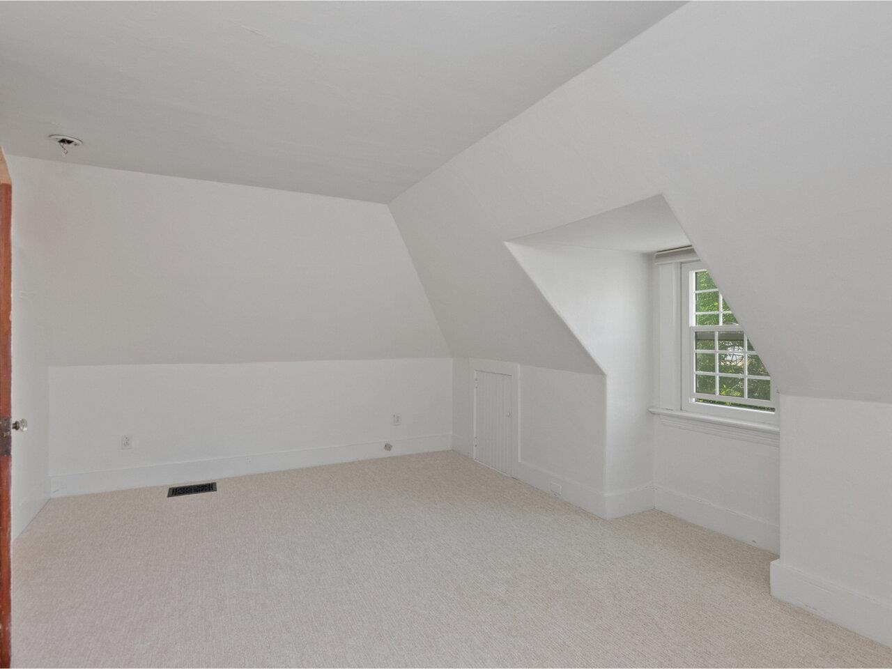 Burlington, Vermont, 05401, United States, 5 Bedrooms Bedrooms, ,2 BathroomsBathrooms,Residential,For Sale,1862244