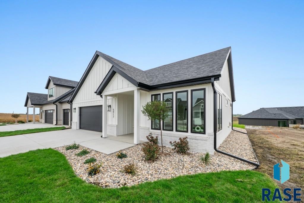 Sioux Falls, South Dakota, 57110, United States, 2 Bedrooms Bedrooms, ,2 BathroomsBathrooms,Residential,For Sale,2005980