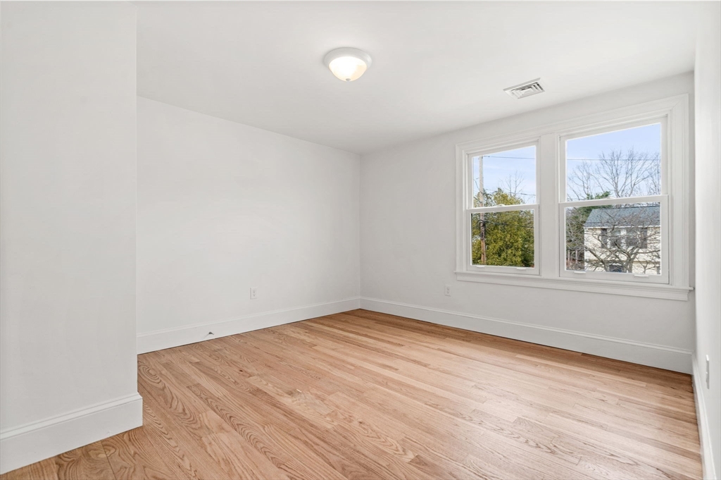 Boston, Massachusetts, 02132, United States, 3 Bedrooms Bedrooms, ,2 BathroomsBathrooms,Residential,For Sale,1898470