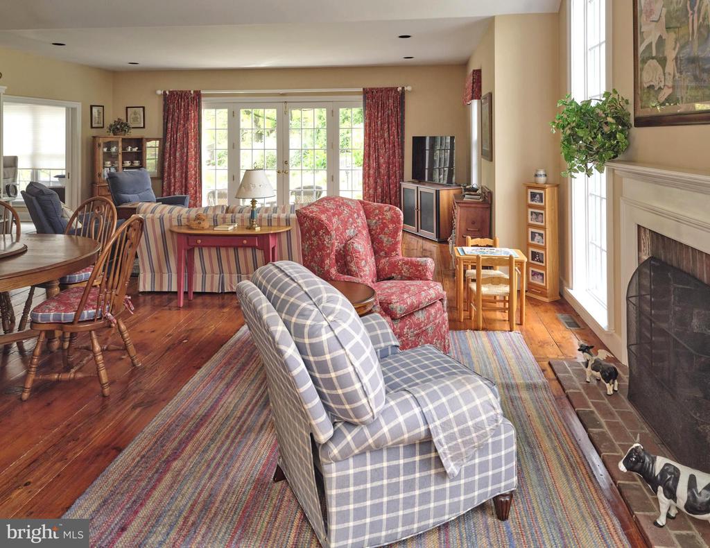 Newtown, Pennsylvania, 18940, United States, 4 Bedrooms Bedrooms, ,4 BathroomsBathrooms,Residential,For Sale,1995554