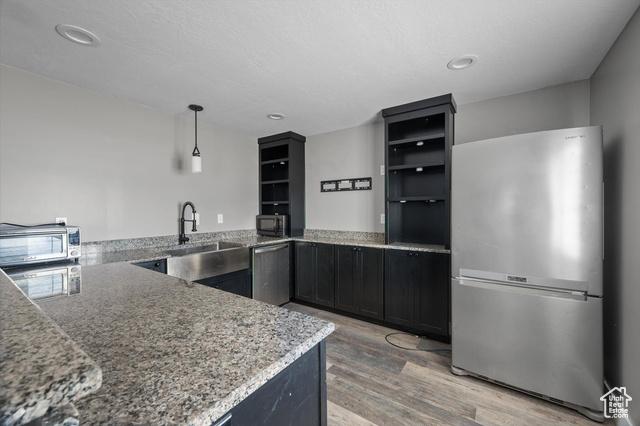 Hooper, Utah, 84315, United States, 5 Bedrooms Bedrooms, ,4 BathroomsBathrooms,Residential,For Sale,1929044